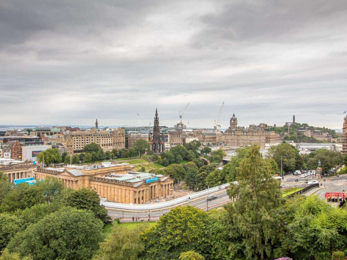 Luxury Royal Mile Apartment By The Castle - Sleeps 4 Edinburg Exteriör bild