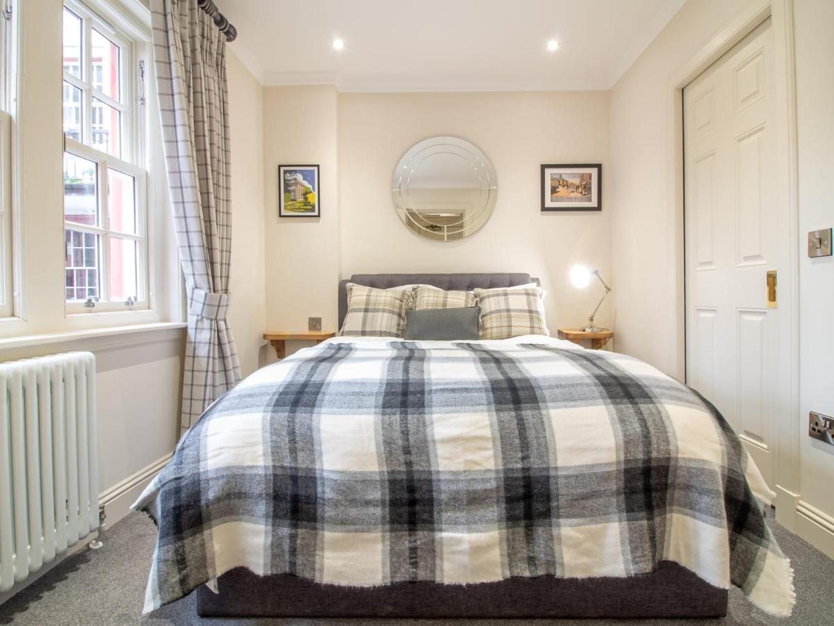 Luxury Royal Mile Apartment By The Castle - Sleeps 4 Edinburg Exteriör bild