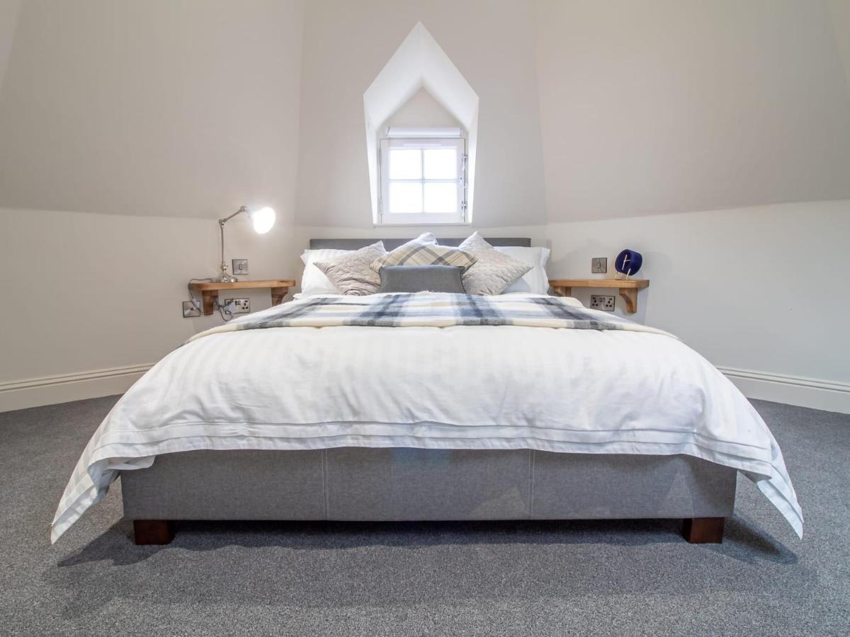 Luxury Royal Mile Apartment By The Castle - Sleeps 4 Edinburg Exteriör bild
