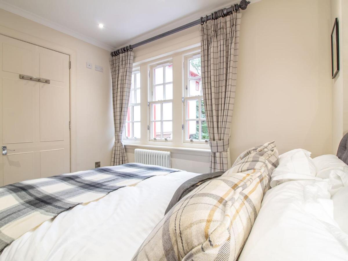 Luxury Royal Mile Apartment By The Castle - Sleeps 4 Edinburg Exteriör bild